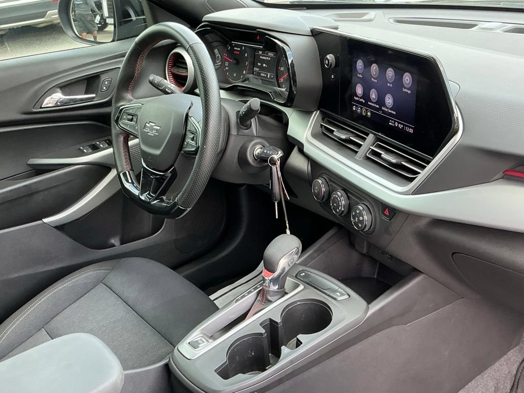 Used 2024 Chevrolet Trax RS FWD image 24