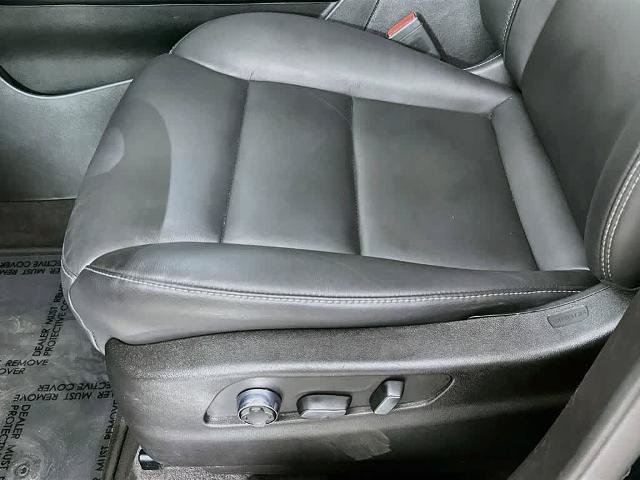 Used 2025 Cadillac XT4 Premium Luxury FWD image 29