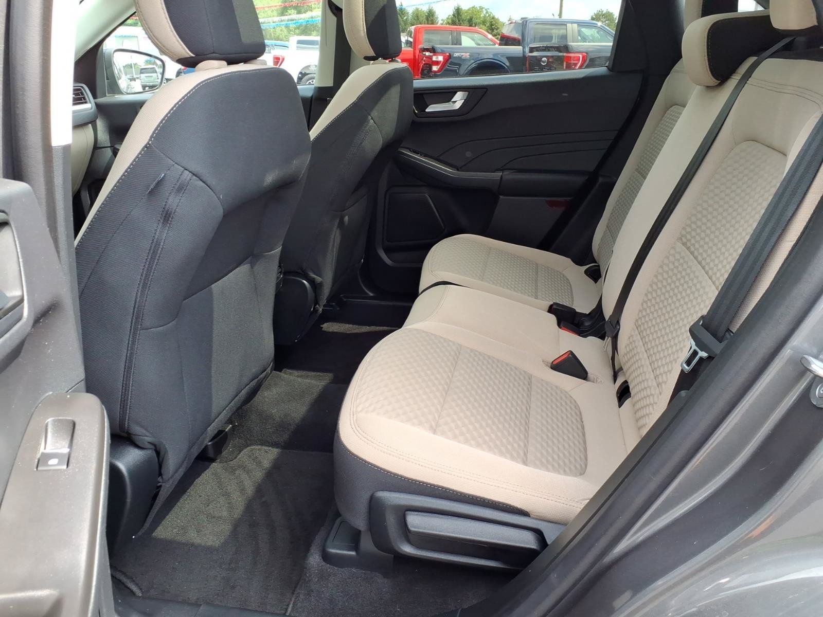 Certified 2021 Ford Escape SE w/ SE Sport Appearance Package AWD/4WD image 5