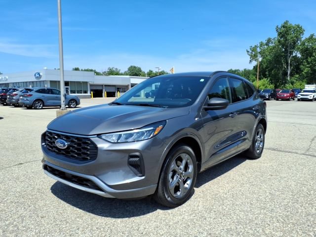 Certified 2024 Ford Escape ST-Line w/ Tech Pack #1 AWD/4WD image 3