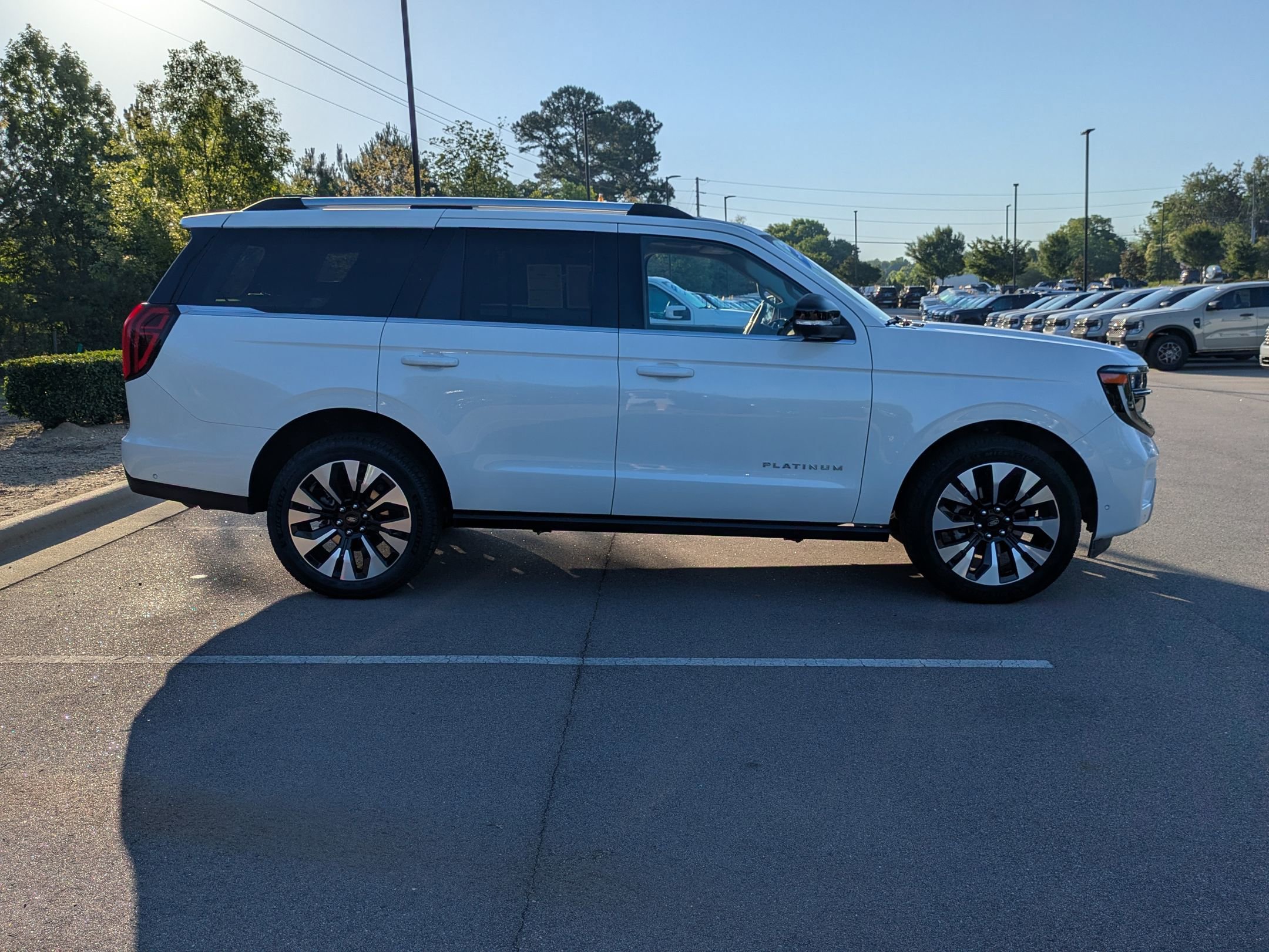 Certified 2025 Ford Expedition Platinum w/ Driver's Package AWD/4WD image 3