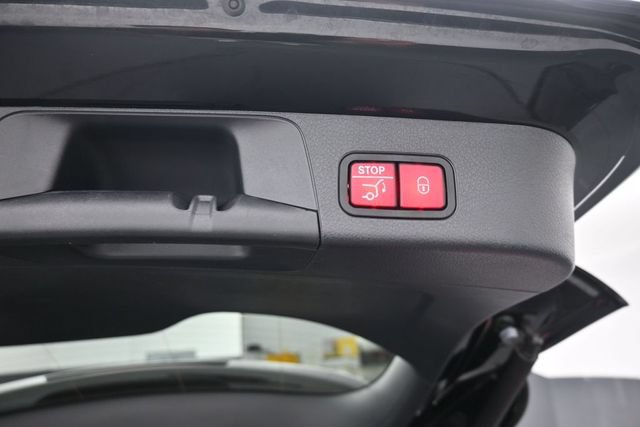 Used 2022 Mercedes-Benz GLB 250 4MATIC image 27