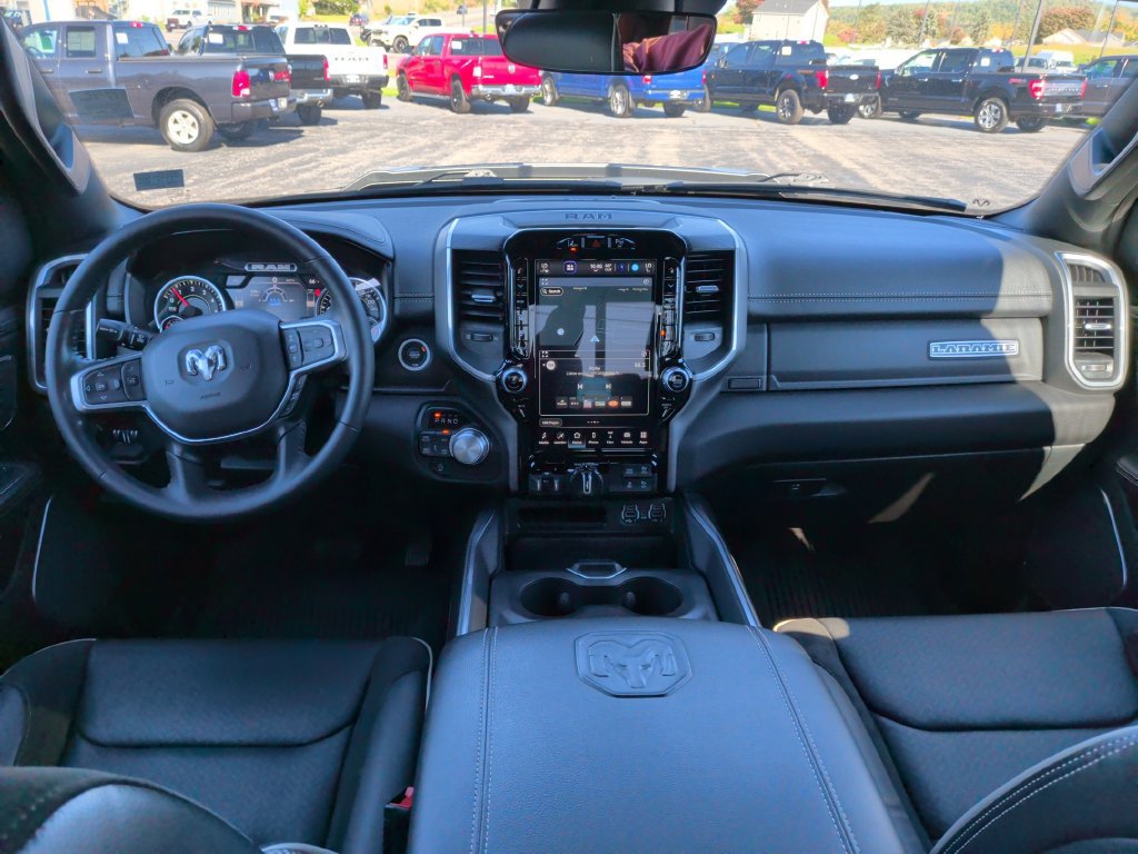 Used 2023 RAM 1500 Laramie AWD/4WD image 9