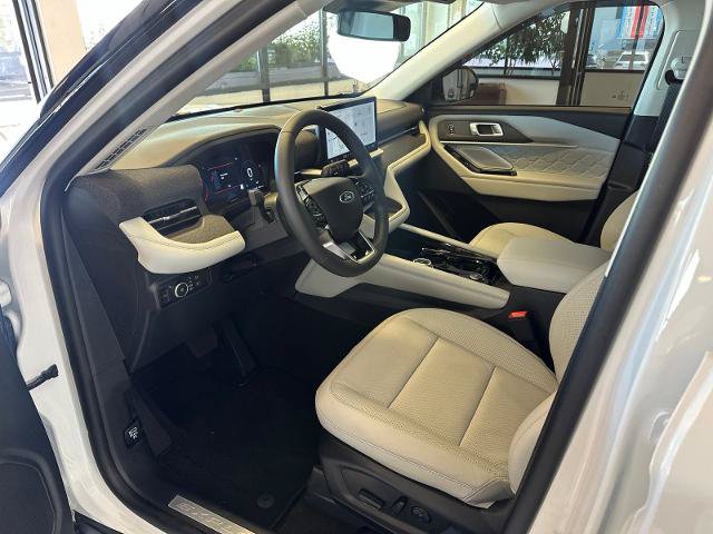 Certified 2026 Ford Explorer Platinum w/ LUX Leather Package AWD/4WD image 12