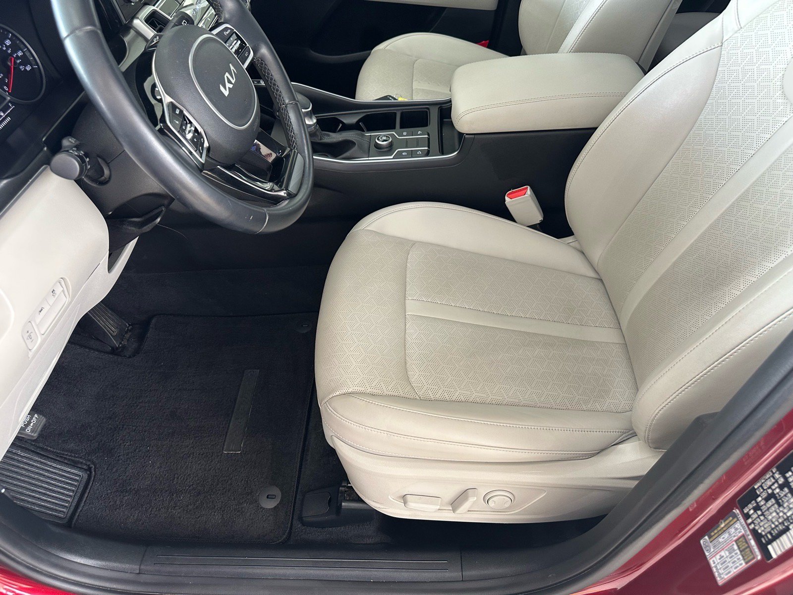Used 2022 Kia Sorento S w/ Panoramic Sunroof Package FWD image 16