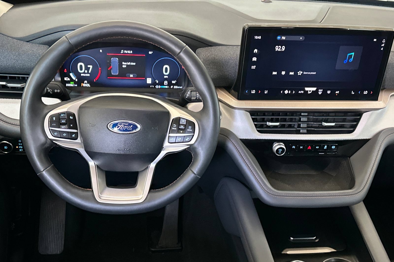 Certified 2025 Ford Explorer Active w/ Active Comfort Package AWD/4WD image 14
