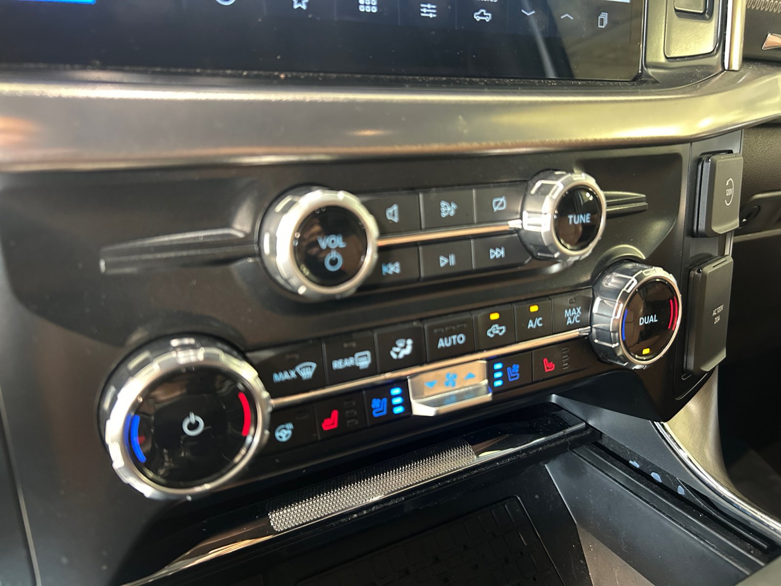 Certified 2024 Ford F150 King Ranch w/ FX4 Off-Road Package AWD/4WD image 16