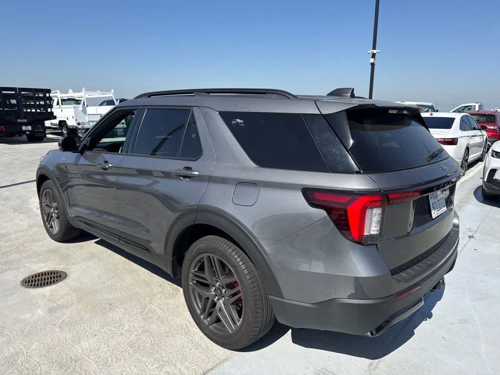 Certified 2025 Ford Explorer ST-Line w/ ST-Line Street Pack AWD/4WD image 3
