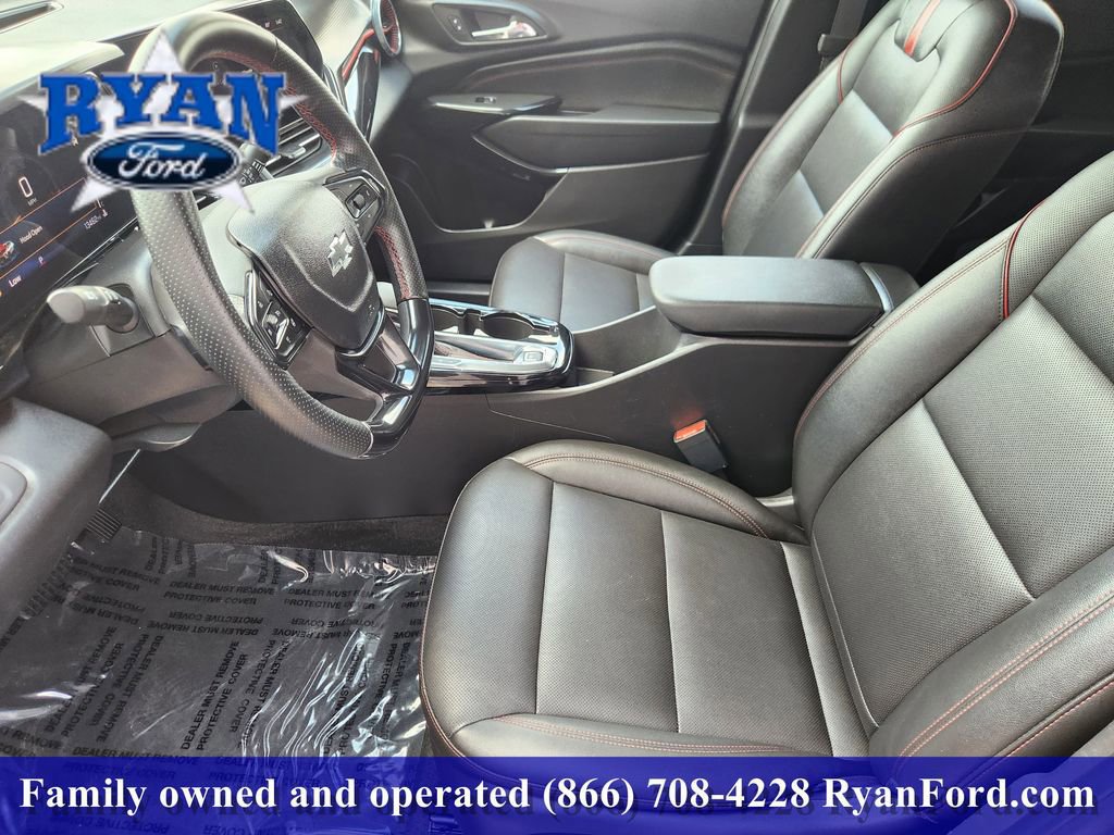 Used 2025 Chevrolet Trax RS w/ Driver Confidence Package image 9