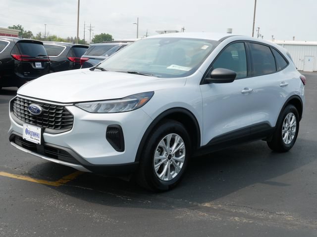 Certified 2025 Ford Escape Active w/ Tech Pack #1 AWD/4WD image 2