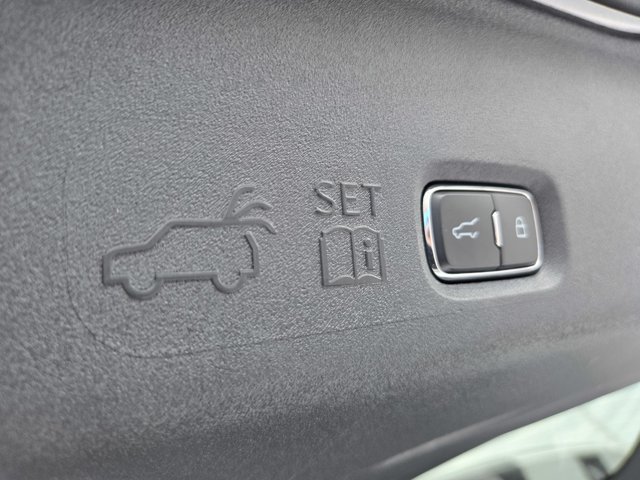 Certified 2025 Ford Expedition Max Platinum w/ Driver's Package AWD/4WD image 38