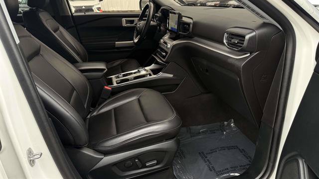 Certified 2023 Ford Explorer XLT w/ Equipment Group 202A AWD/4WD image 27