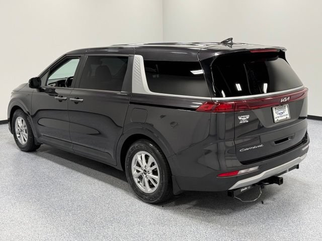 Used 2022 Kia Carnival LX FWD image 9