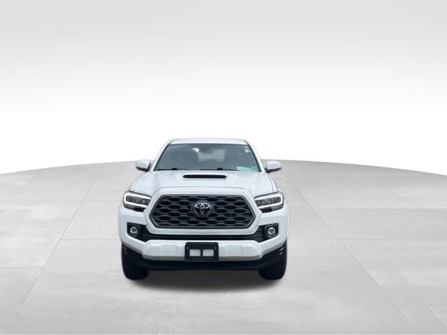 Used 2023 Toyota Tacoma TRD Sport w/ Black Out Package (TMS) AWD/4WD image 2