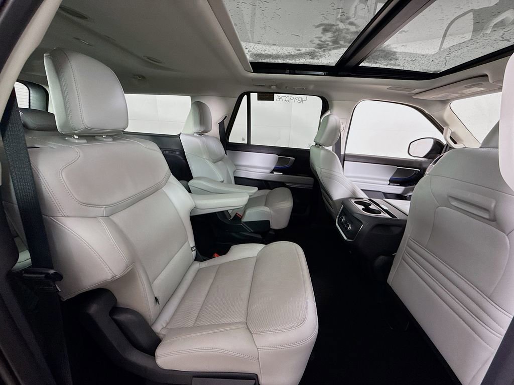 Certified 2025 Ford Expedition Max Platinum w/ Driver's Package image 13