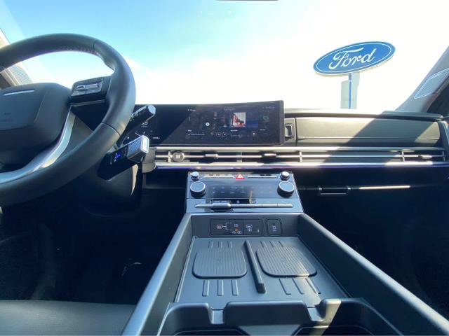 Used 2025 Hyundai Santa Fe Limited FWD image 29