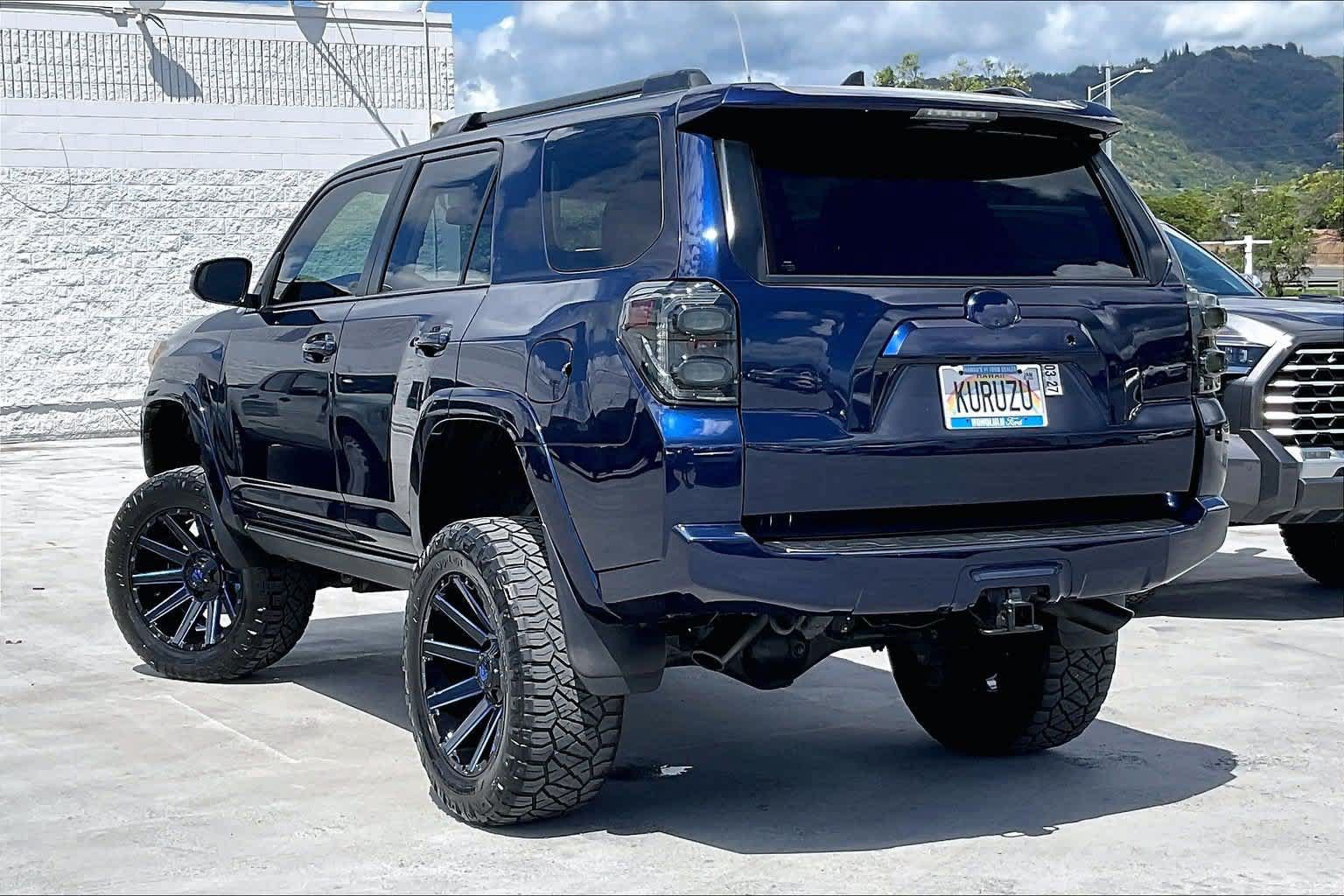 Used 2021 Toyota 4Runner SR5 AWD/4WD image 4