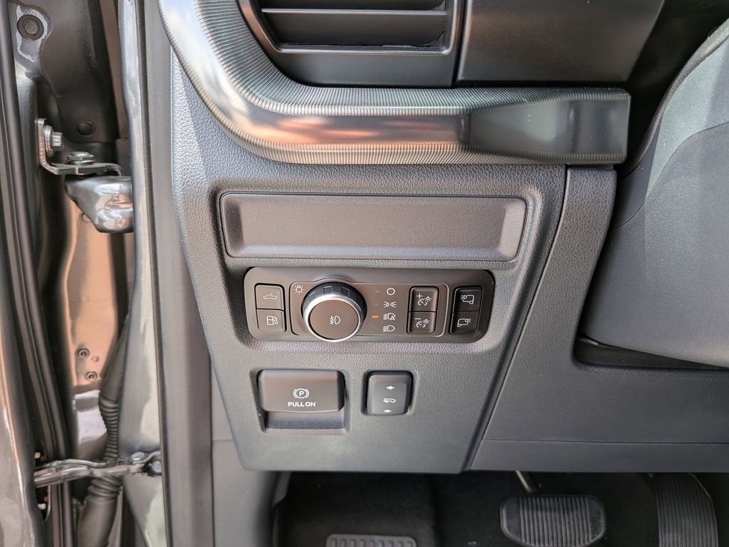 Certified 2025 Ford F150 Platinum w/ Equipment Group 702A High AWD/4WD image 32