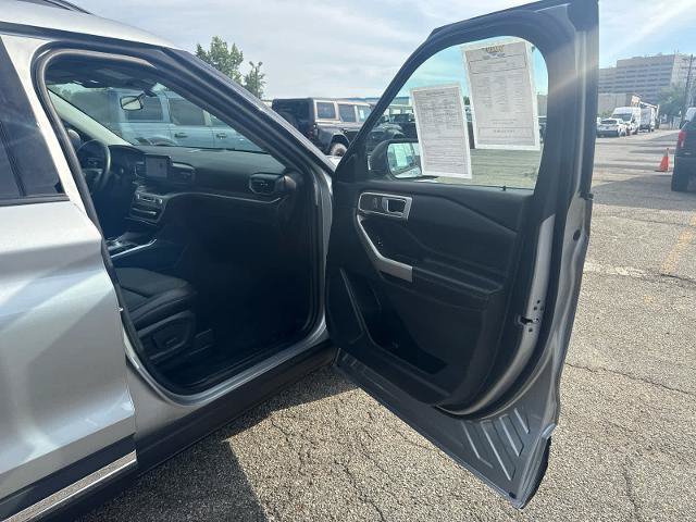 Certified 2023 Ford Explorer XLT w/ Equipment Group 202A AWD/4WD image 7