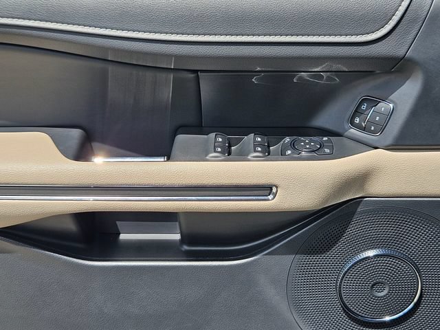 Certified 2024 Ford Expedition XLT RWD image 39