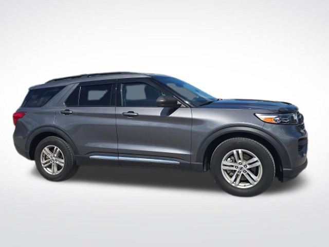 Certified 2024 Ford Explorer XLT RWD image 1