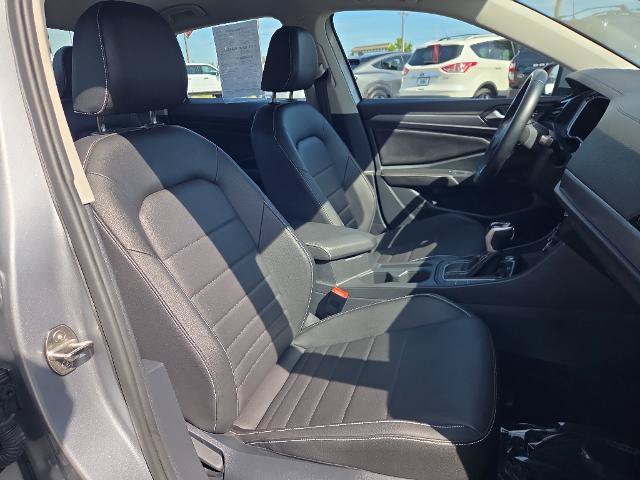 Used 2024 Volkswagen Jetta SE FWD image 29