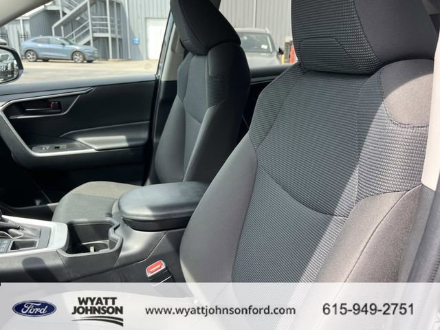 Used 2024 Toyota RAV4 LE AWD/4WD image 27