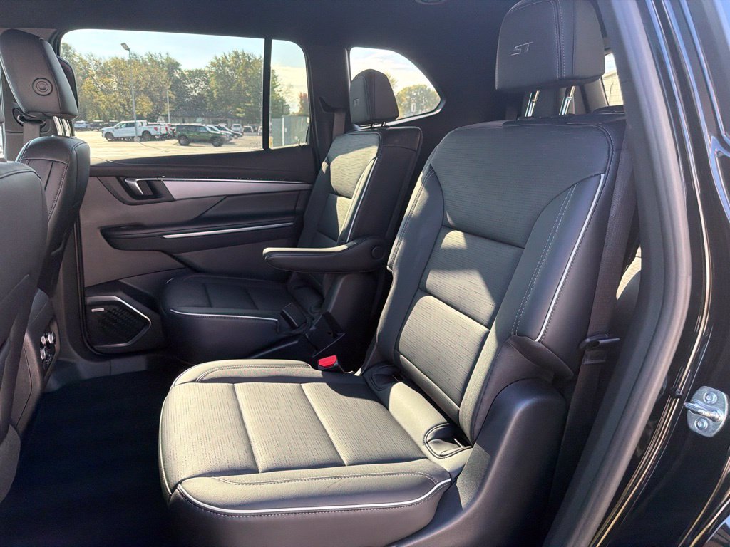 Used 2026 Buick Enclave Sport Touring AWD/4WD image 14