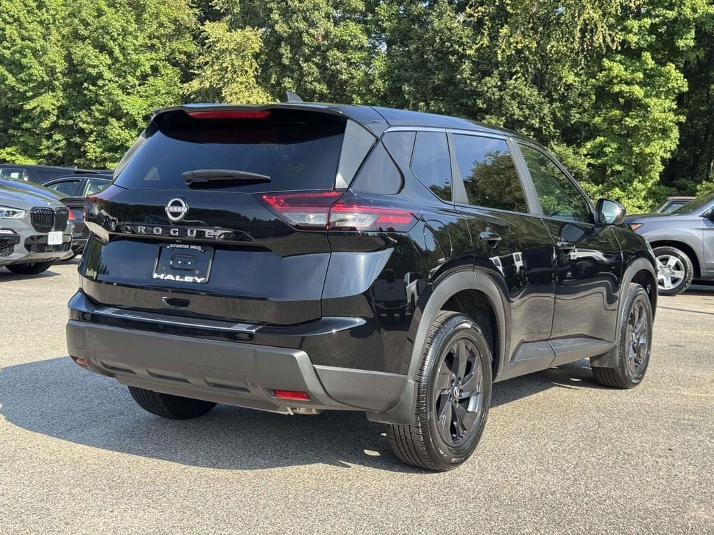 Used 2026 Nissan Rogue SV FWD image 22