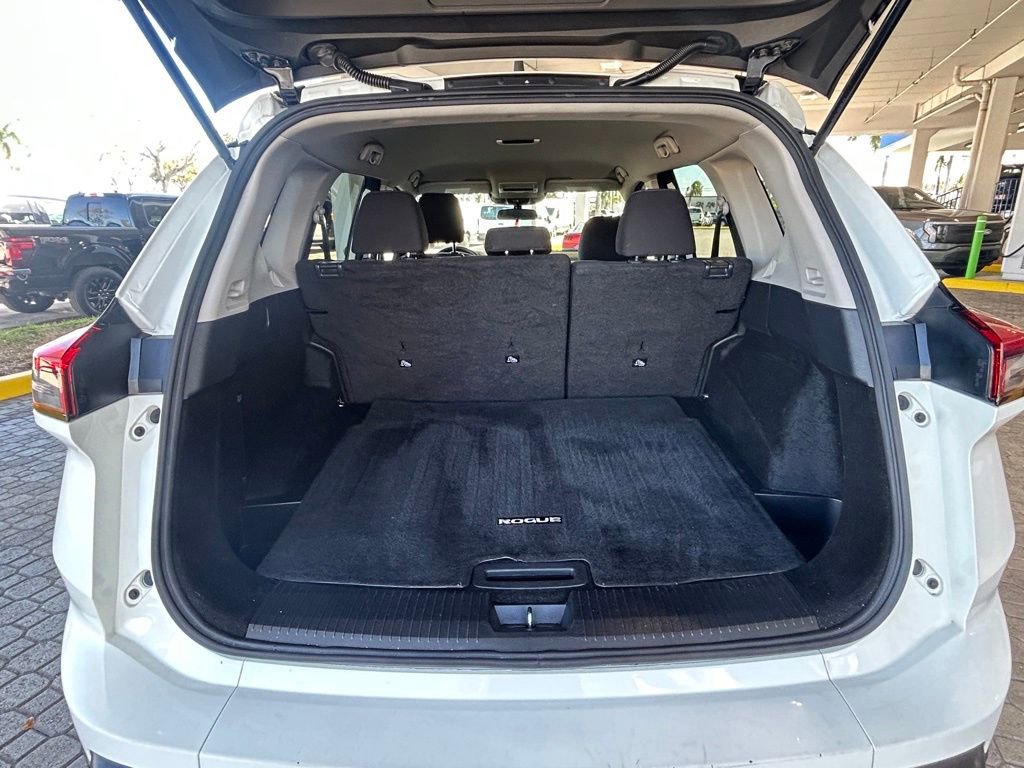 Used 2024 Nissan Rogue S AWD/4WD image 31