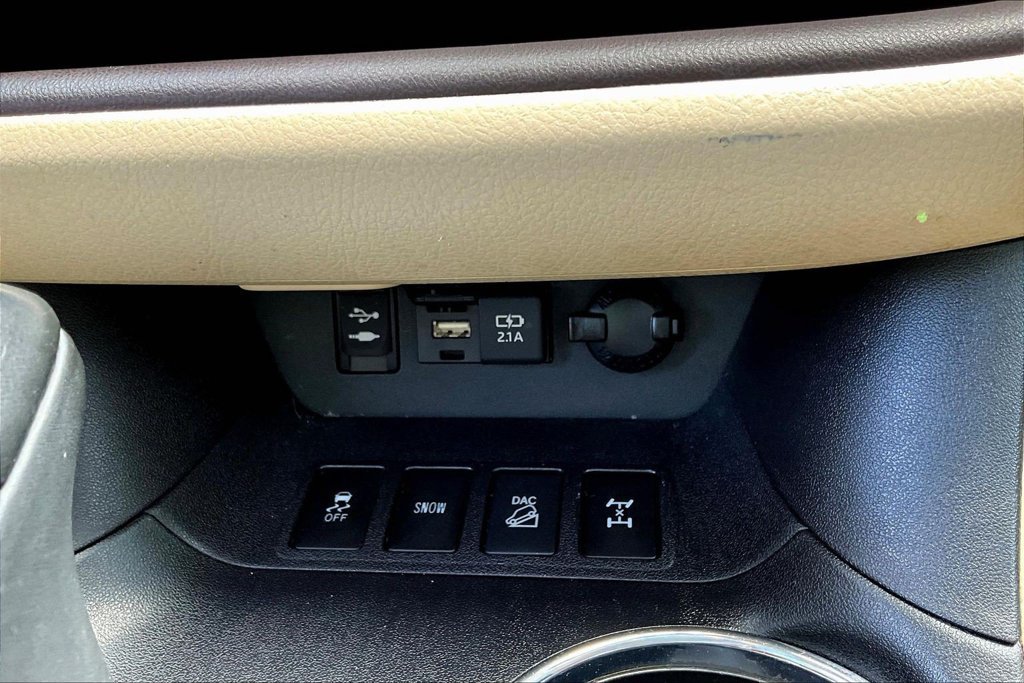 Used 2019 Toyota Highlander Limited Platinum AWD/4WD image 18