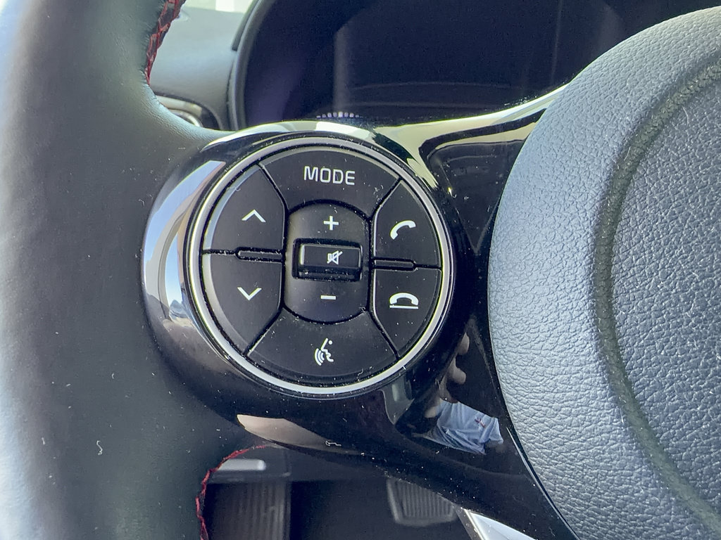 Used 2020 Kia Soul GT-Line Turbo FWD image 24