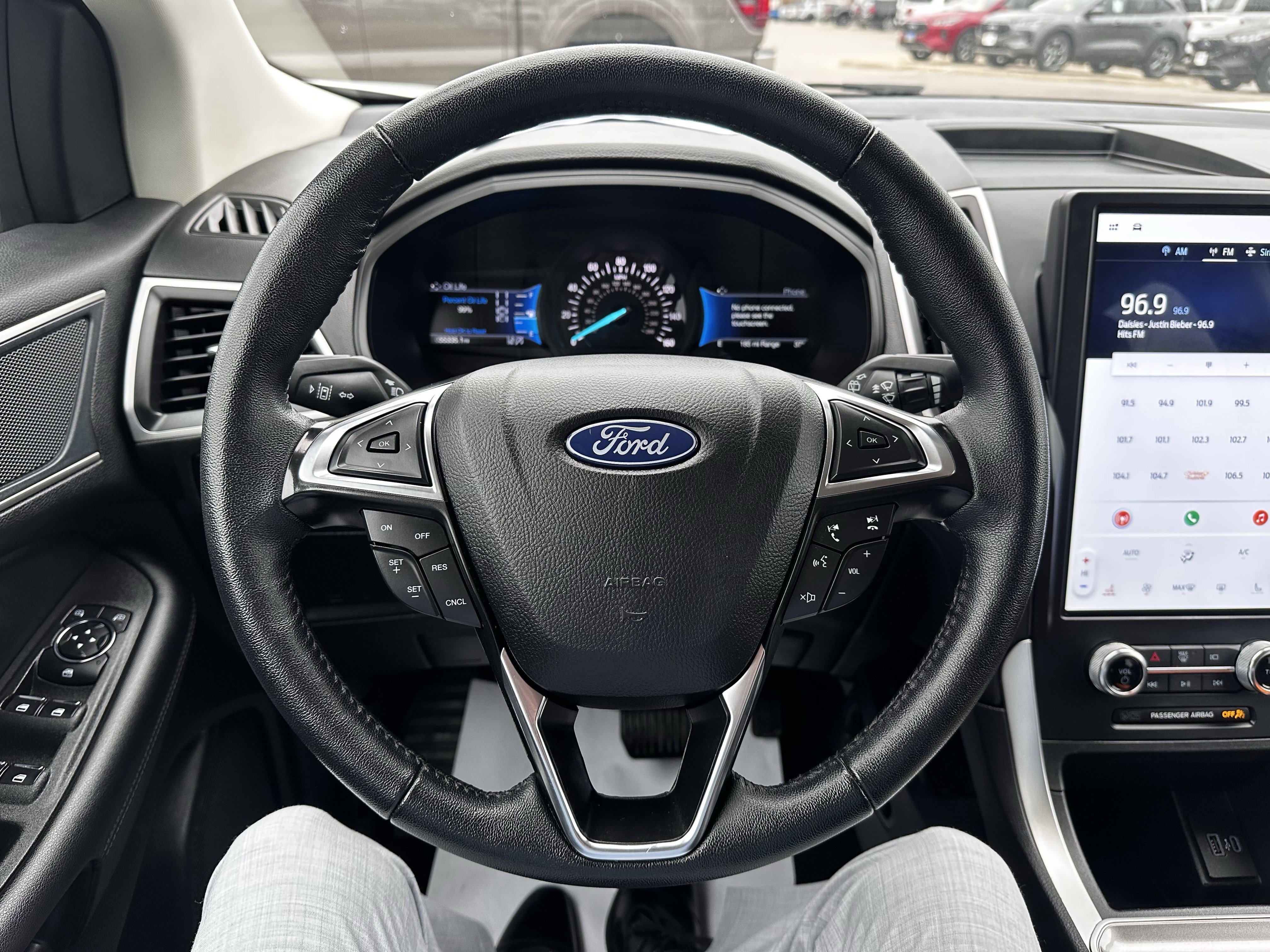 Certified 2024 Ford Edge SEL image 9