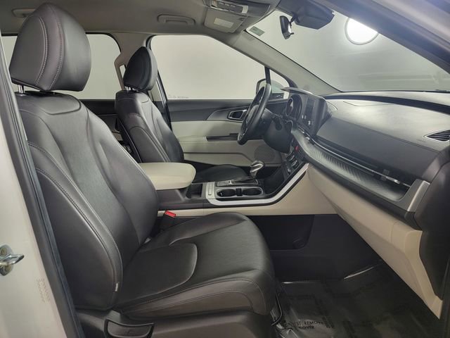 Used 2023 Kia Carnival LX FWD image 18