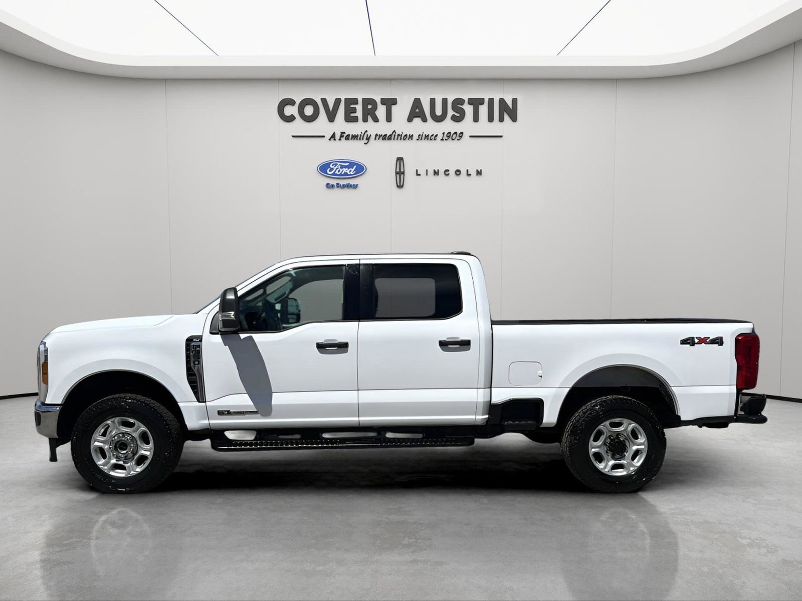Certified 2025 Ford F350 XLT AWD/4WD image 2