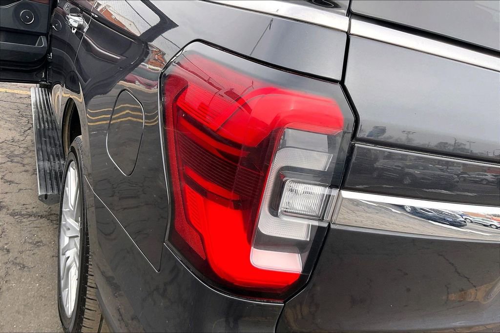 Certified 2024 Ford Expedition Limited image 30