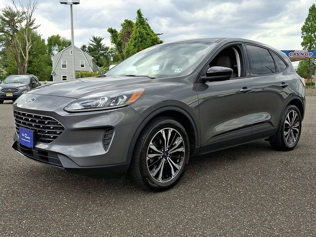 Certified 2022 Ford Escape SE w/ SE Sport Appearance Package FWD image 3
