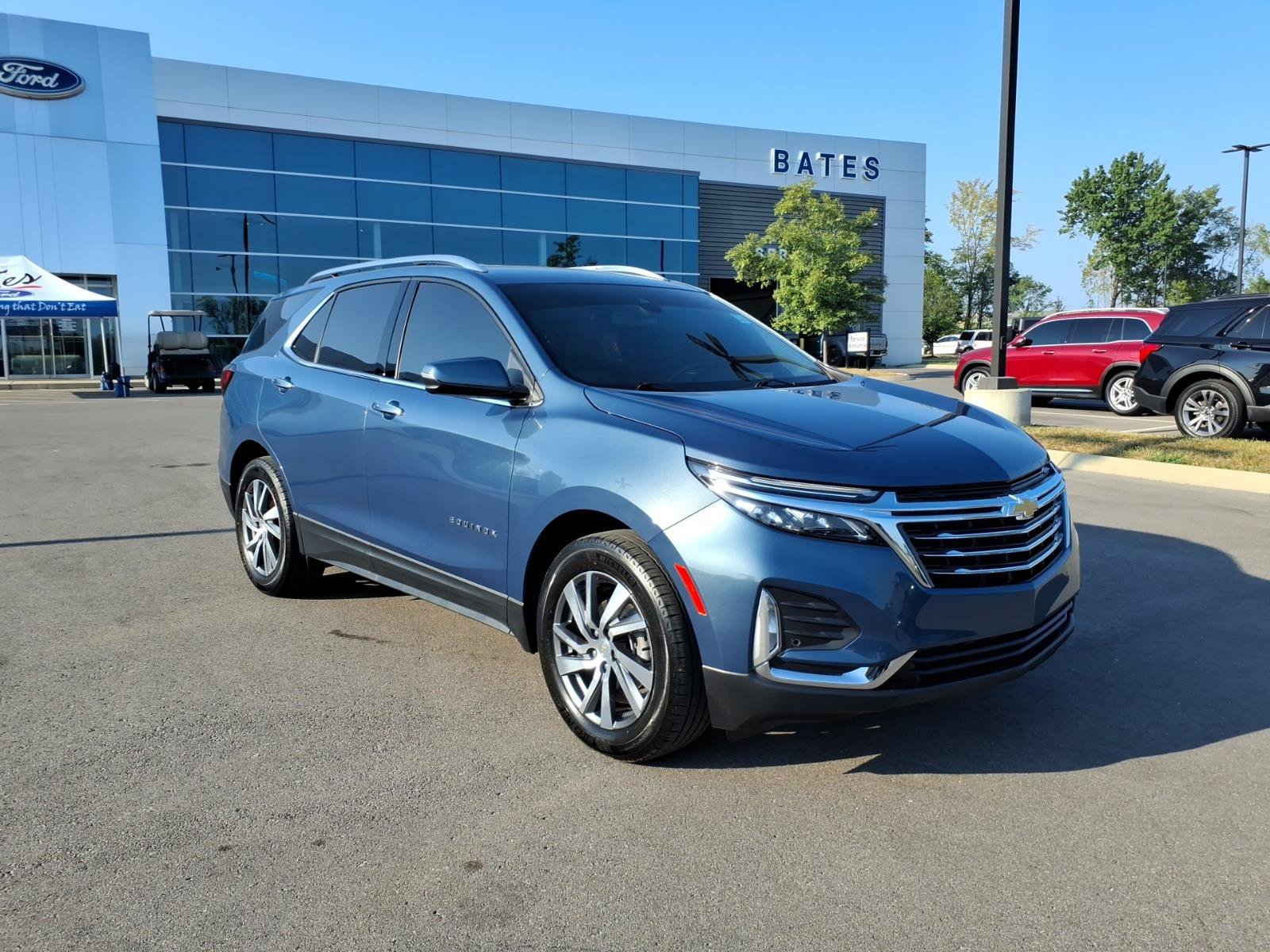 Used 2024 Chevrolet Equinox Premier FWD image 1