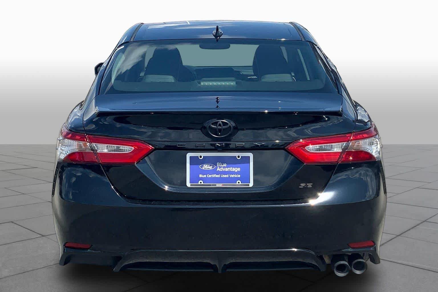 Used 2019 Toyota Camry SE w/ Convenience Package FWD image 5