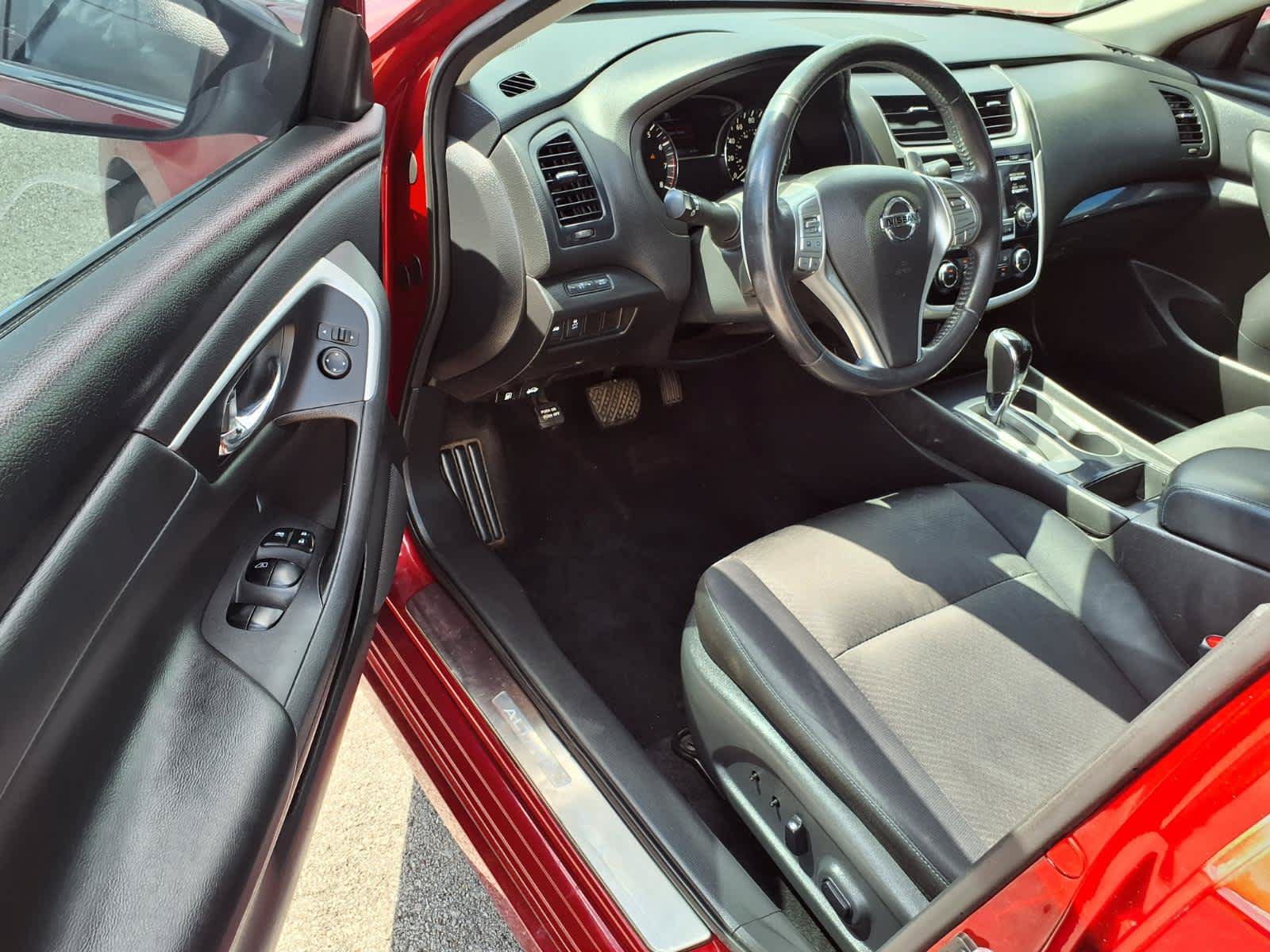 Used 2018 Nissan Altima 2.5 SR FWD image 6