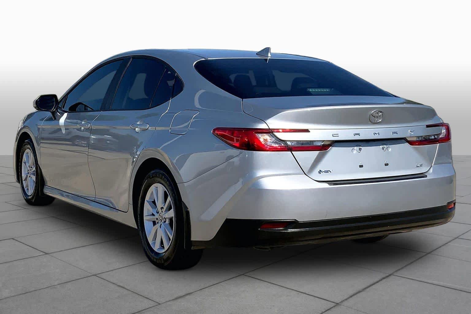 Used 2025 Toyota Camry LE FWD image 12