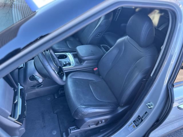 Used 2025 Kia Carnival SX Prestige image 12