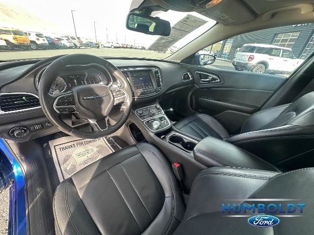 Used 2017 Chrysler 200 Limited Platinum w/ Comfort & Convenience Group image 17