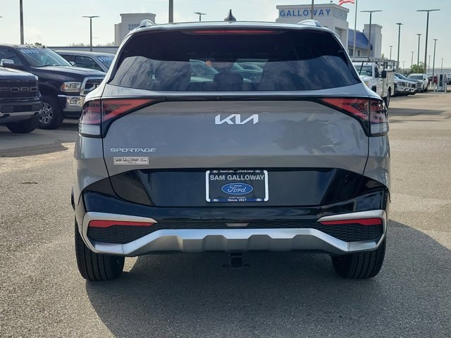 Used 2025 Kia Sportage SX image 3