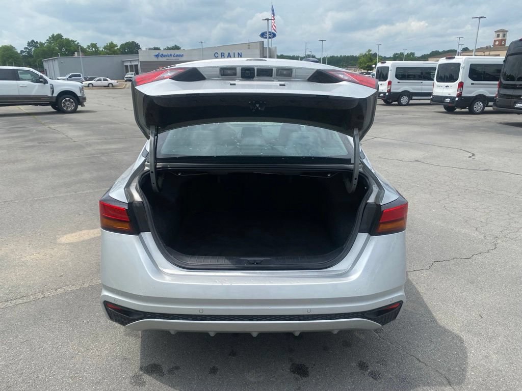 Used 2023 Nissan Altima 2.5 SV FWD image 9
