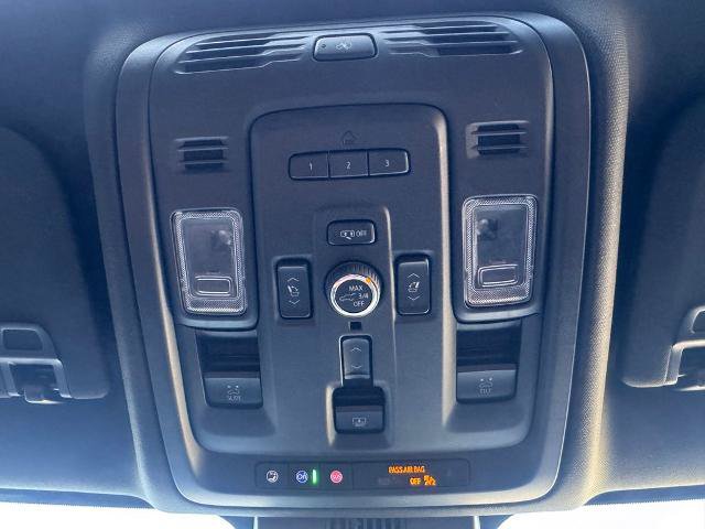 Used 2023 GMC Yukon Denali Ultimate AWD/4WD image 30