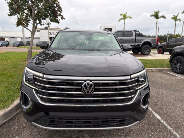 Used 2025 Volkswagen Atlas SE FWD image 4