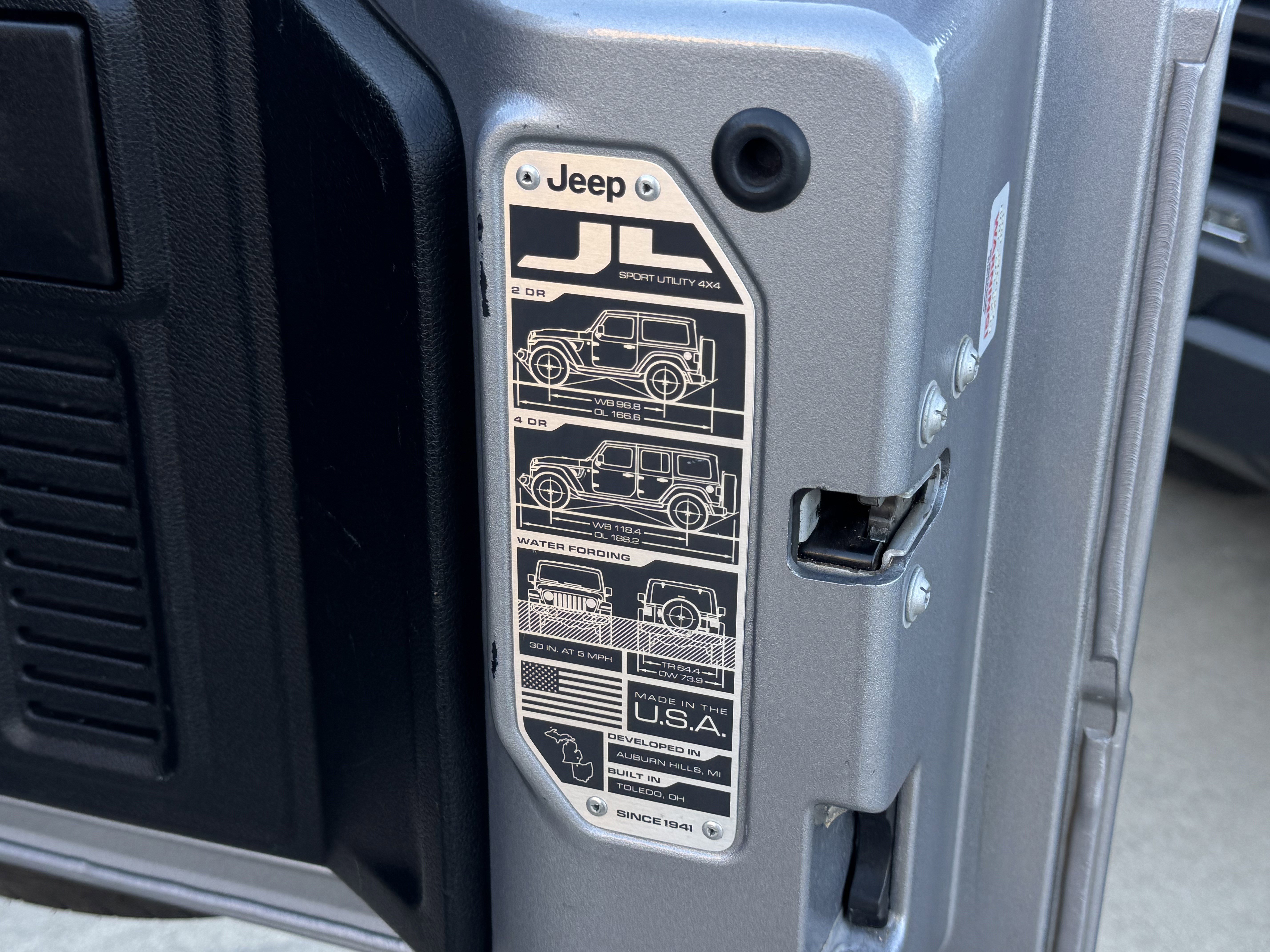 Used 2020 Jeep Wrangler Unlimited Sahara image 12