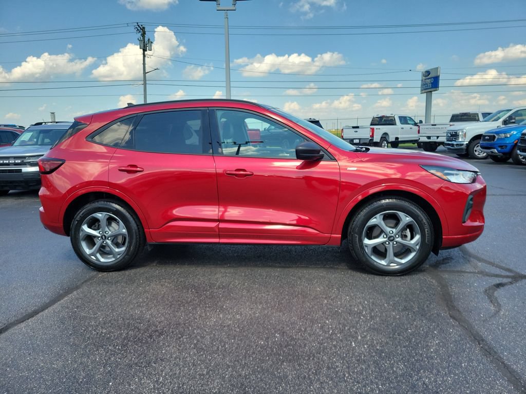 Certified 2023 Ford Escape ST-Line w/ Tech Pack #1 AWD/4WD image 3