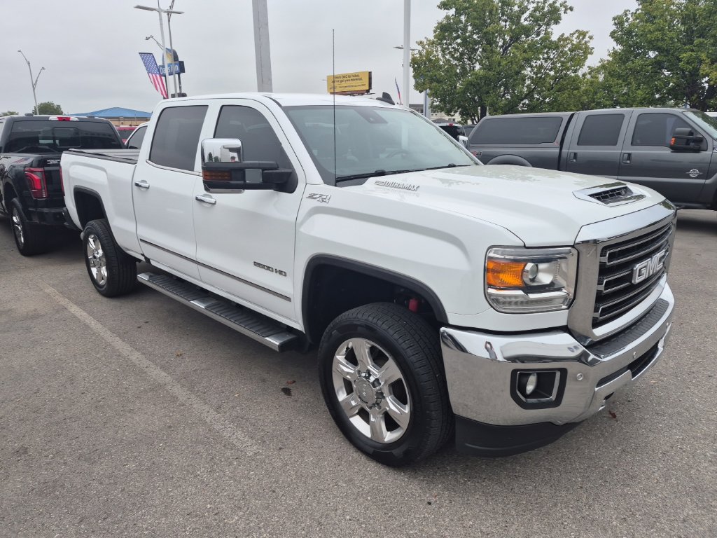 Used 2019 GMC Sierra 2500 SLT w/ Duramax Plus Package AWD/4WD image 33